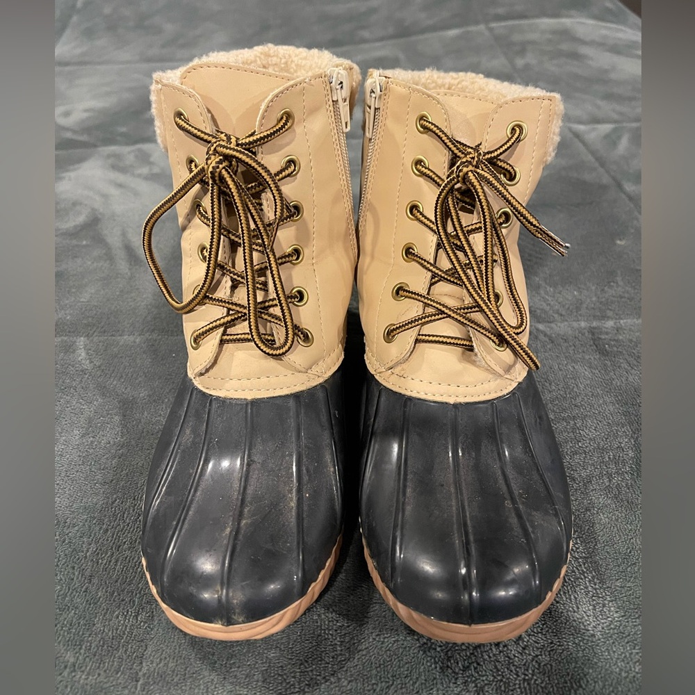Off brand duck boots, only worn twice.